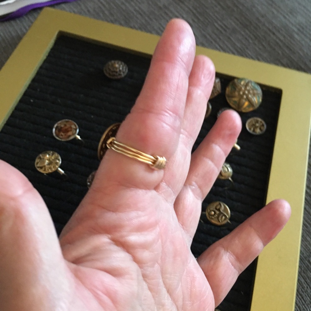 Victorian Button Rings. Durable gold plated. - Picture 9 of 10